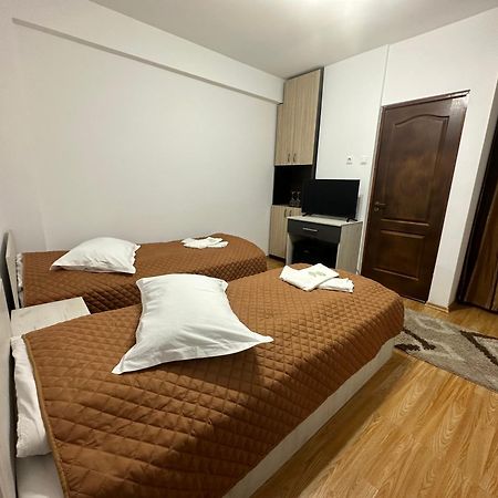 Casa Rustic Cazare Питешти Экстерьер фото